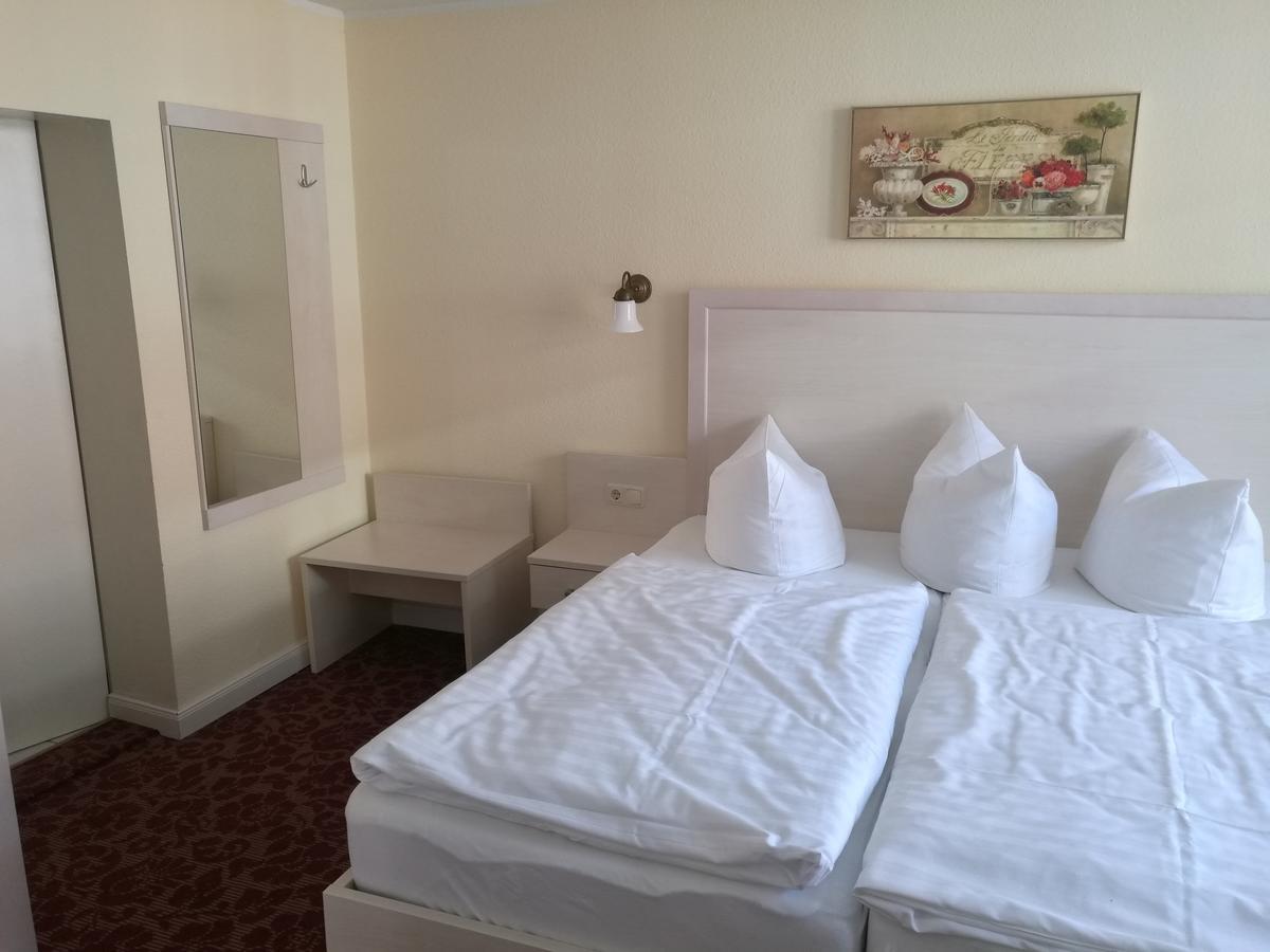 Hotel Buetzower Hof מראה חיצוני תמונה