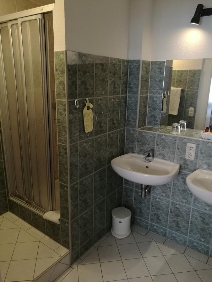 Hotel Buetzower Hof מראה חיצוני תמונה