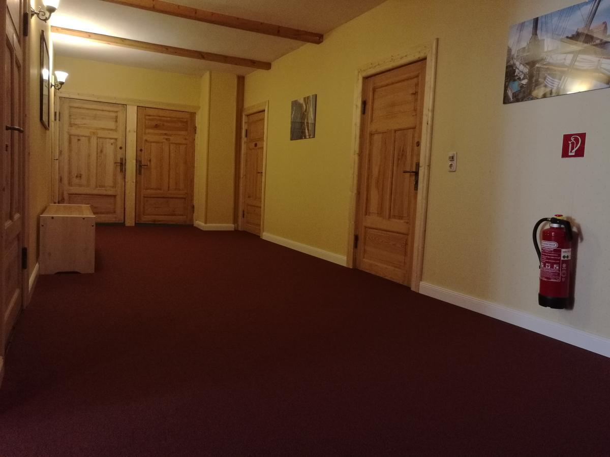 Hotel Buetzower Hof מראה חיצוני תמונה